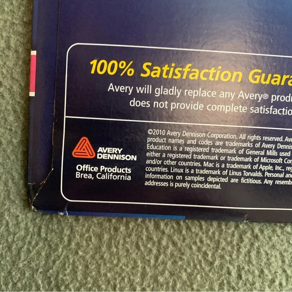 NIP Avery white high visibility labels. 600 labels, 25 sheets. 1 2/3” diameter.